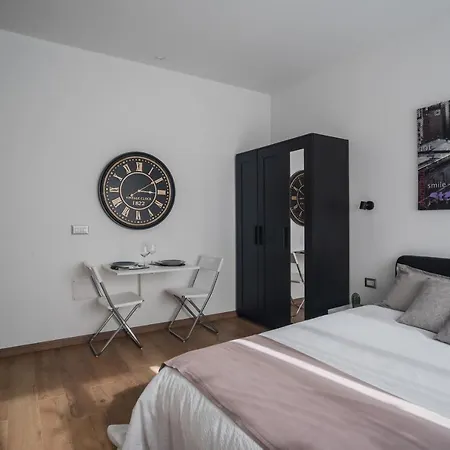 Guesthost - Modern Near The Station! * Cagliari